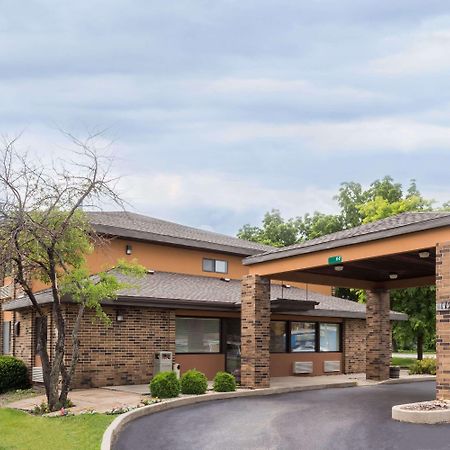 Days Inn By Wyndham Stoughton Wi. Exterior foto