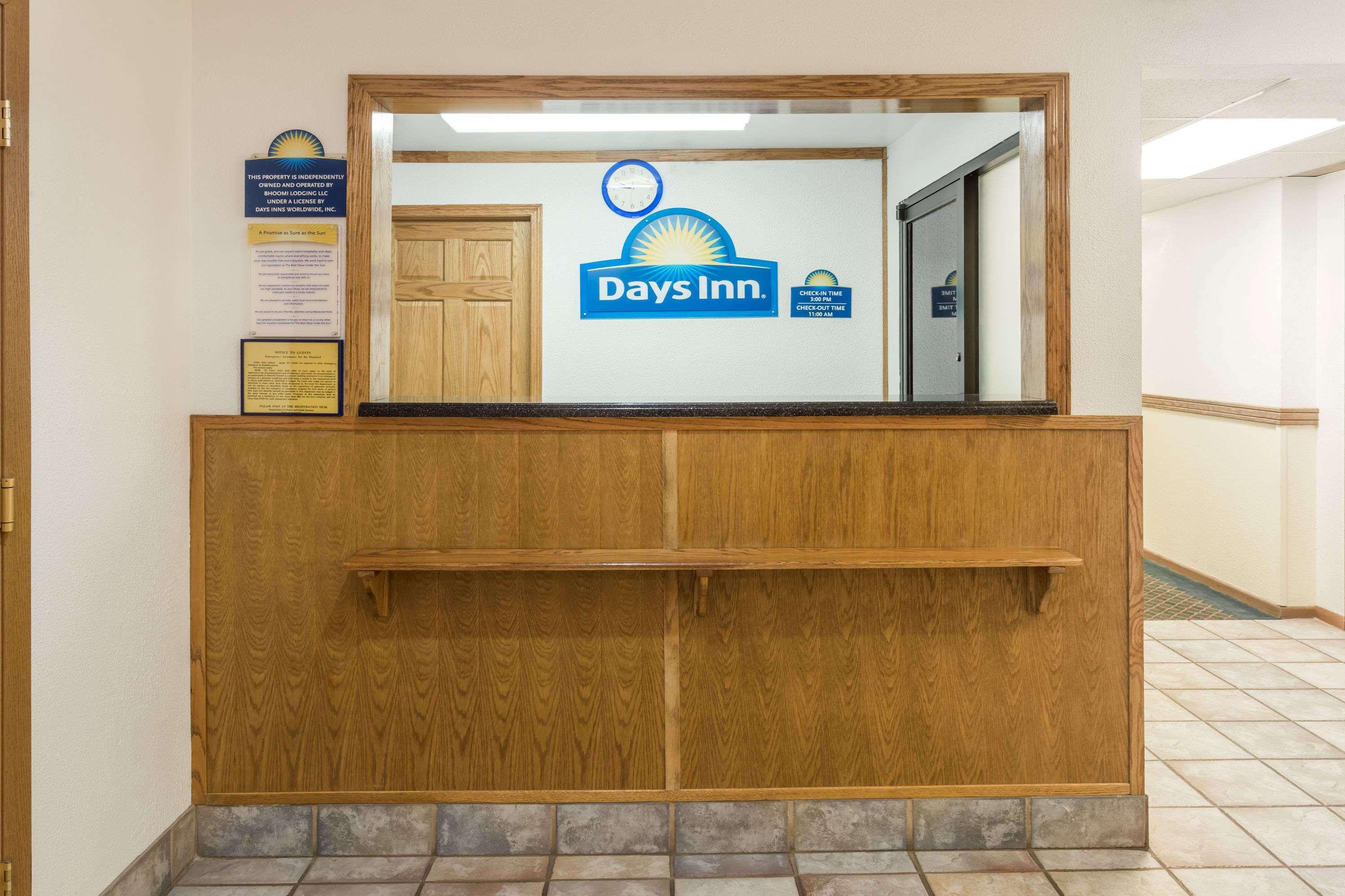 Days Inn By Wyndham Stoughton Wi. Exterior foto